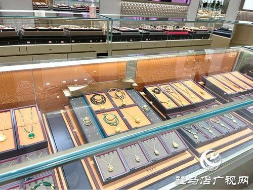 七(qi)夕(xi)將至浪(lang)漫經(jing)濟(ji)升(sheng)溫(wen)，黃金(jin)鮮(xian)花熱銷折(zhe)射(she)消(xiao)費(fei)新(xin)意(yi)