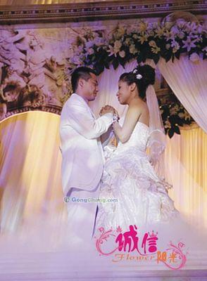 供(gong)應(ying)成都婚慶(qing)禮品(pin)定(ding)制與中秋鮮(xian)花特(te)惠 誠信(xin)陽光(guang)，專(zhuan)註宿根(gen)花(hua)卉(hui)